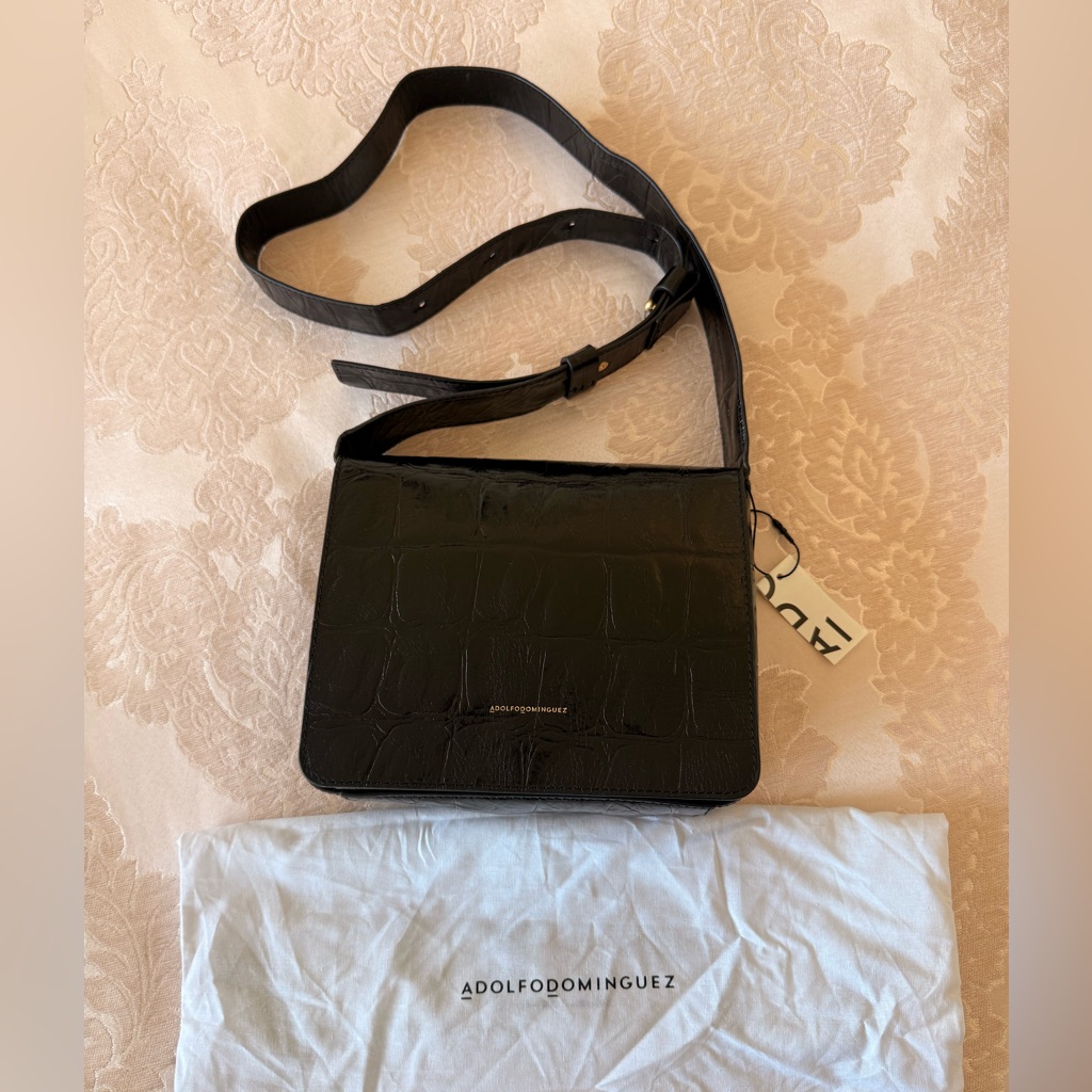 Adolfo Dominguez Elegant Black Genuine Leather Crossbody Bag